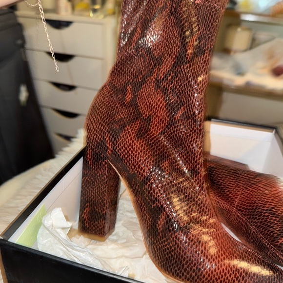 RAYE Fang Bootie - Picture 3 of 5